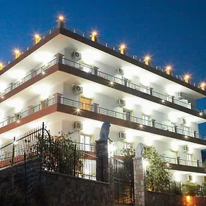 Mihalis Appartement Himarë